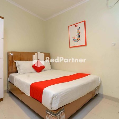 Jo Residence Syariah Redpartner Jakarta Exterior photo
