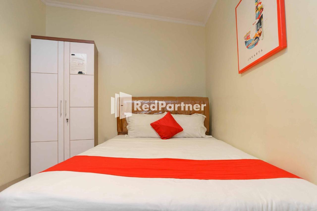 Jo Residence Syariah Redpartner Jakarta Exterior photo