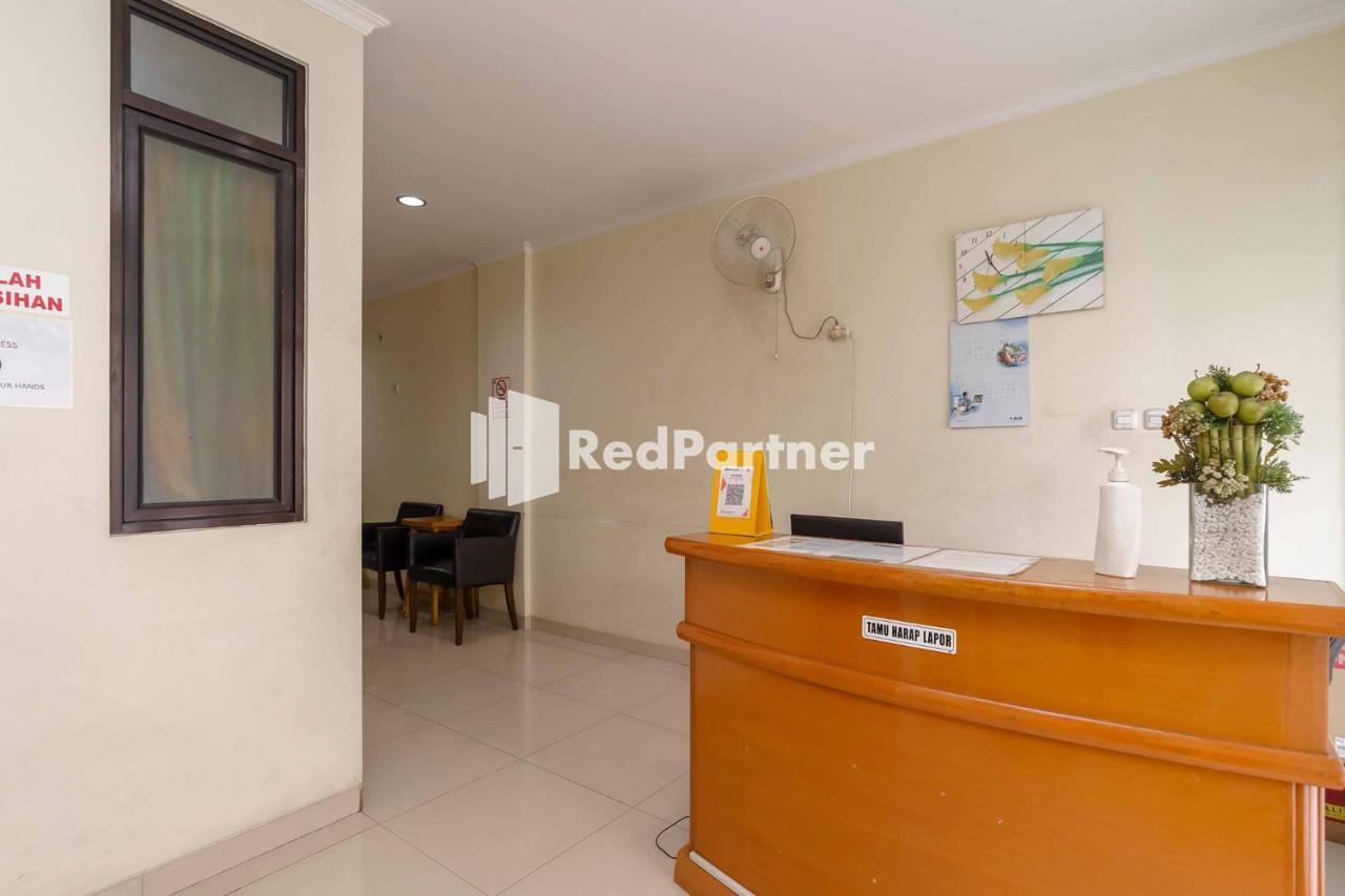 Jo Residence Syariah Redpartner Jakarta Exterior photo