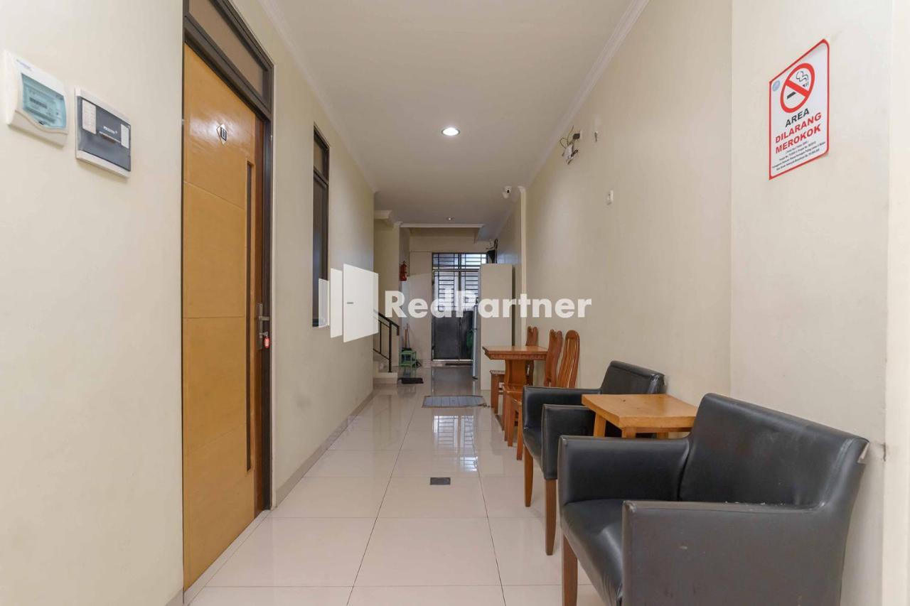 Jo Residence Syariah Redpartner Jakarta Exterior photo